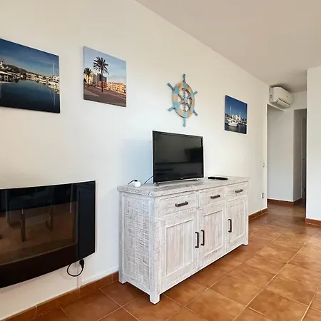 Con Piscina Y Terraza Cerca Del Mar Apartment *