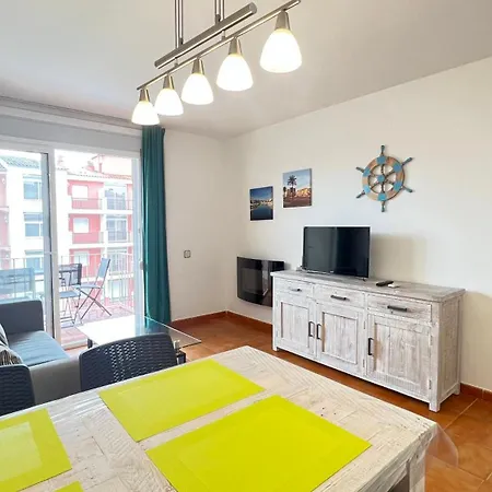 Con Piscina Y Terraza Cerca Del Mar Apartment *