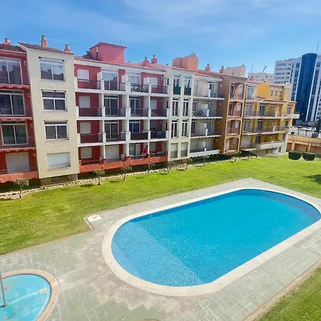 Con Piscina Y Terraza Cerca Del Mar Apartment *