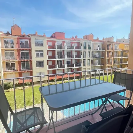 Con Piscina Y Terraza Cerca Del Mar Apartment