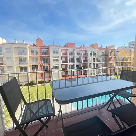 Apartment Con Piscina Y Terraza Cerca Del Mar