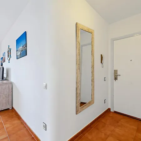Con Piscina Y Terraza Cerca Del Mar Apartment *