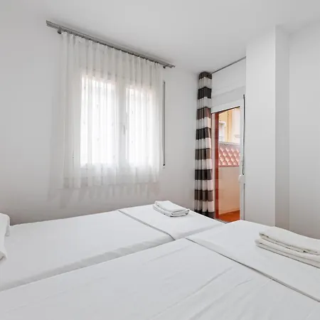 Lejlighed Con Piscina Y Terraza Cerca Del Mar Empuriabrava