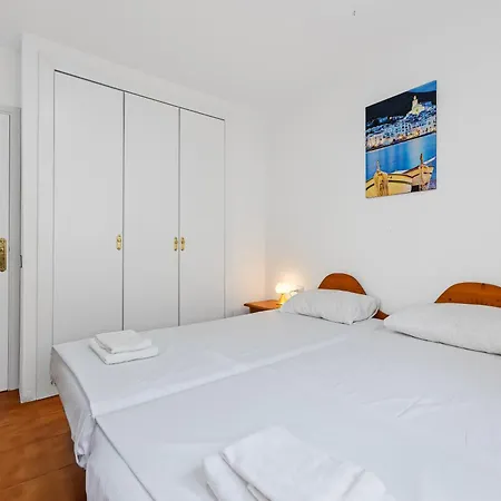 Con Piscina Y Terraza Cerca Del Mar * Empuriabrava